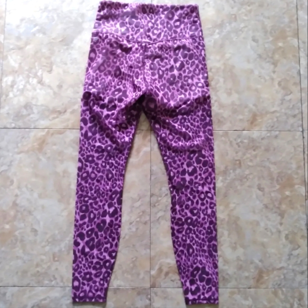 Fabletics High-Waisted Mesh PowerForm leggings, size XS - Picture 4 of 9